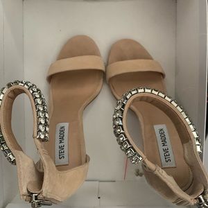 Rando Nat Suede Steve Madden Heels